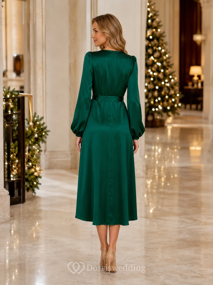 Vestido de invitada de satén cruzado de manga larga color verde oscuro hasta la rodilla view 2