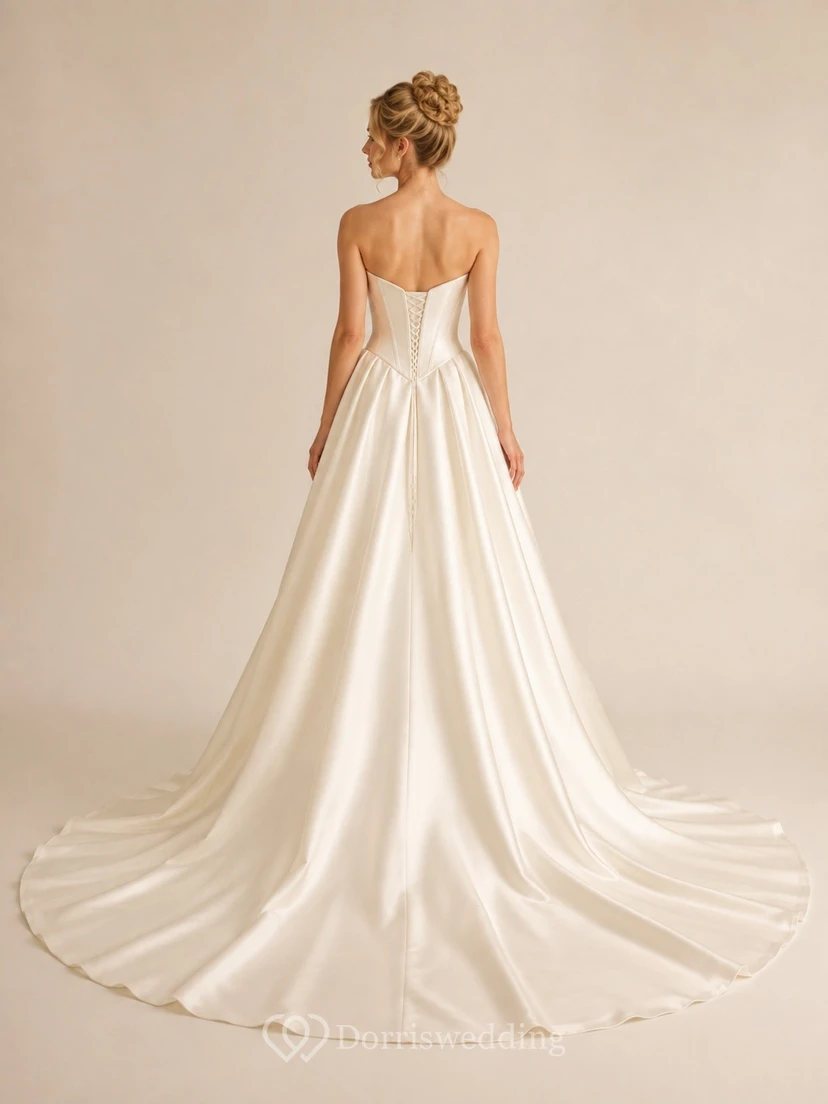 Vestido de novia sencillo sin tirantes, de corte A, con cintura en forma de U y estilo vasco. view 2