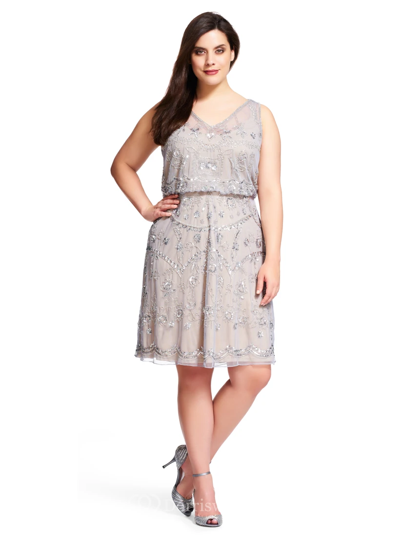 V-Neck Sleeveless Knee-Length Chiffon Plus Size Bridesmaid Dress With Sequins And Illusion view 3
