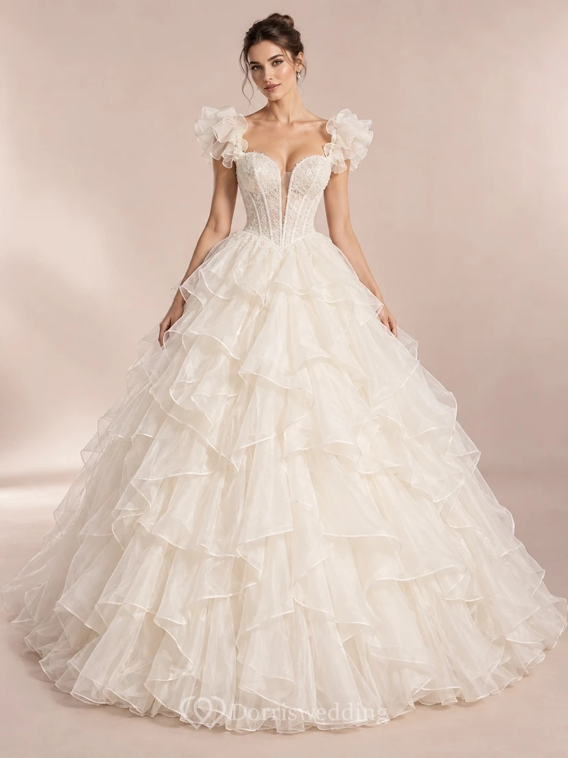 Ballkleid aus Organza mit herzförmigem Herzausschnitt, kurzen Ärmeln und Stufenrock