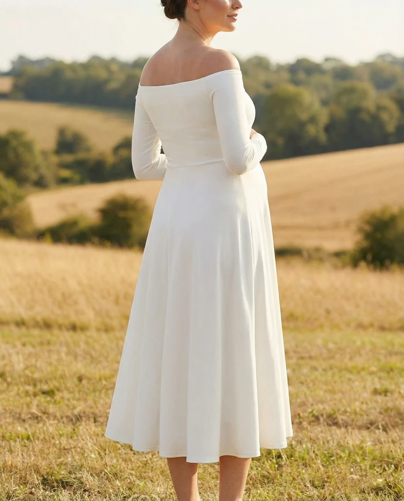 Vestido de novia premamá de manga larga con hombros descubiertos y largo hasta la rodilla en gasa sencilla. view 2
