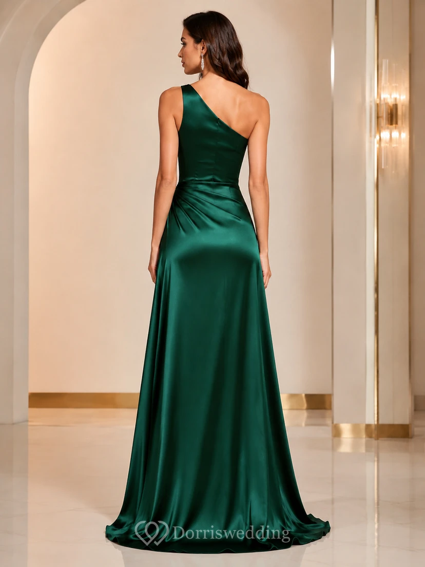 Robe de soirée fourreau en satin, asymétrique (une épaule), sans manches, drapée et froncée, longueur au sol view 2