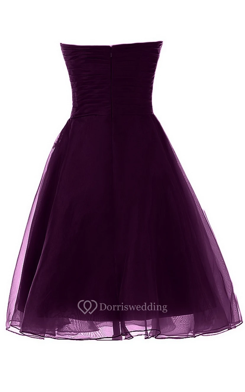 Robe de mariée bustier trapèze avec applications de dentelle view 10