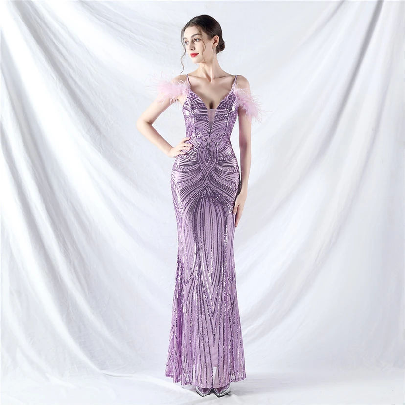 Vestido de noche con cuentas florales y plumas de avestruz elaboradas artesanalmente view 46