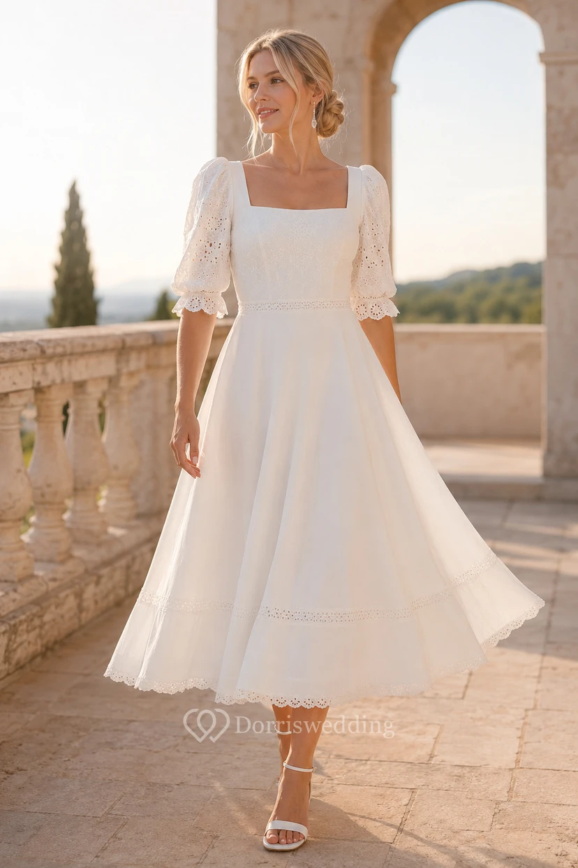 Robe de mariée simple en satin, longueur thé, col carré et bretelles