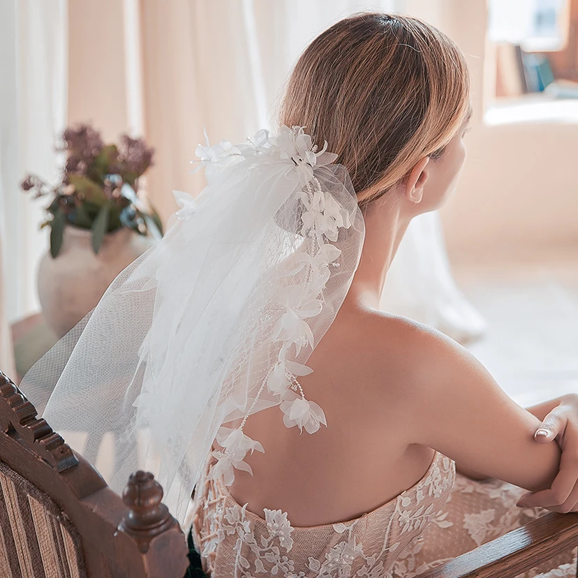 European Style Short Bridal Veil with Flowers view 3