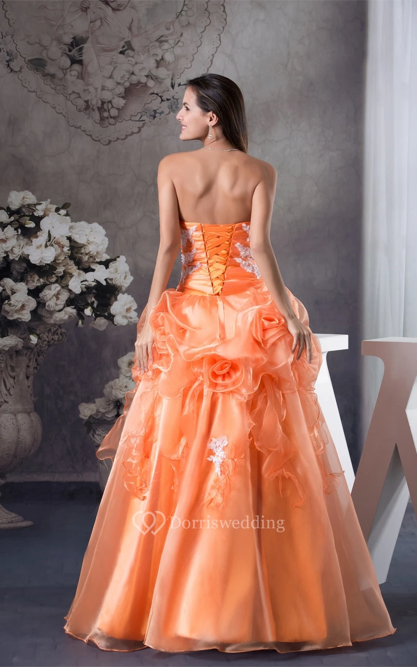 Sweetheart Ruffled Appliques and Ball-Gown With Flower view 3