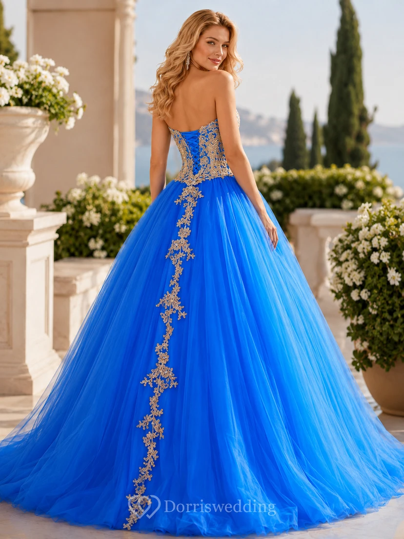 Langes Ballkleid mit Applikationen, Reißverschluss und Schnürung am Rücken aus Tüll und Spitze view 2