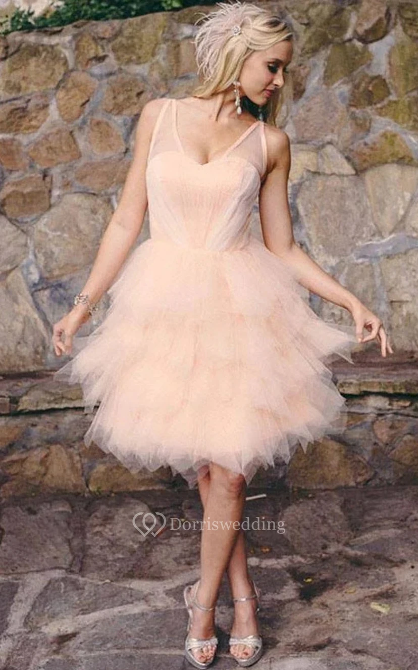 Robe de mariée courte et adorable sans manches en tulle rose poudré à volants et à étages