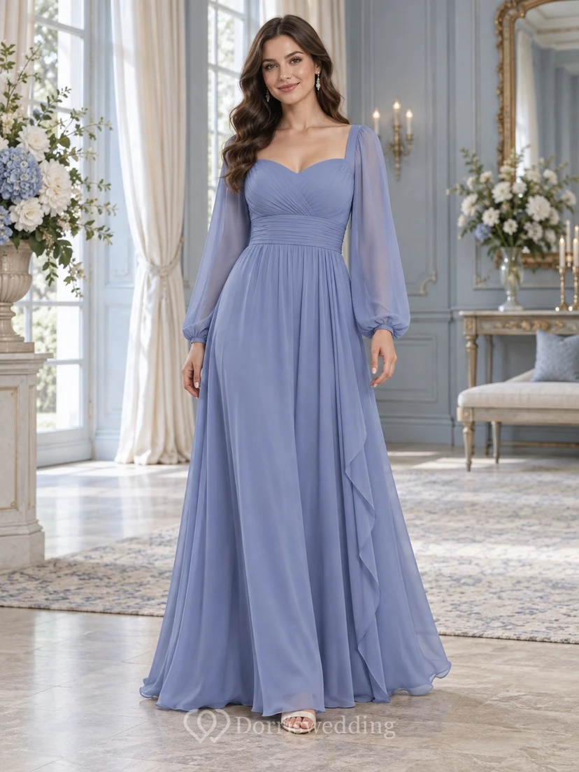 Romantisches, periwinkelfarbenes Chiffon-Brautjungfernkleid mit langen Ärmeln, herzförmigem Dekolleté, geraffter Taille und bodenlangem Schnitt