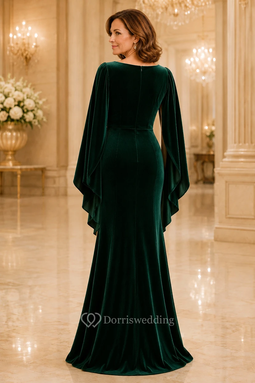 Dunkelgrünes Samt-Meerjungfrauenkleid für Mütter mit drapierten Cape-Ärmeln view 2