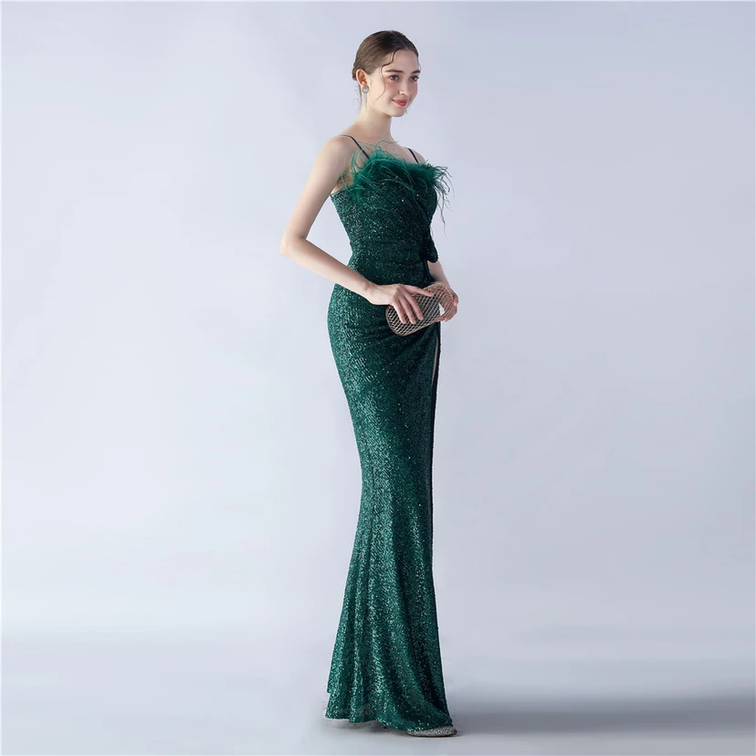 Vestido de noche de alta gama para bodas, con flores y detalles de plumas de avestruz. view 85