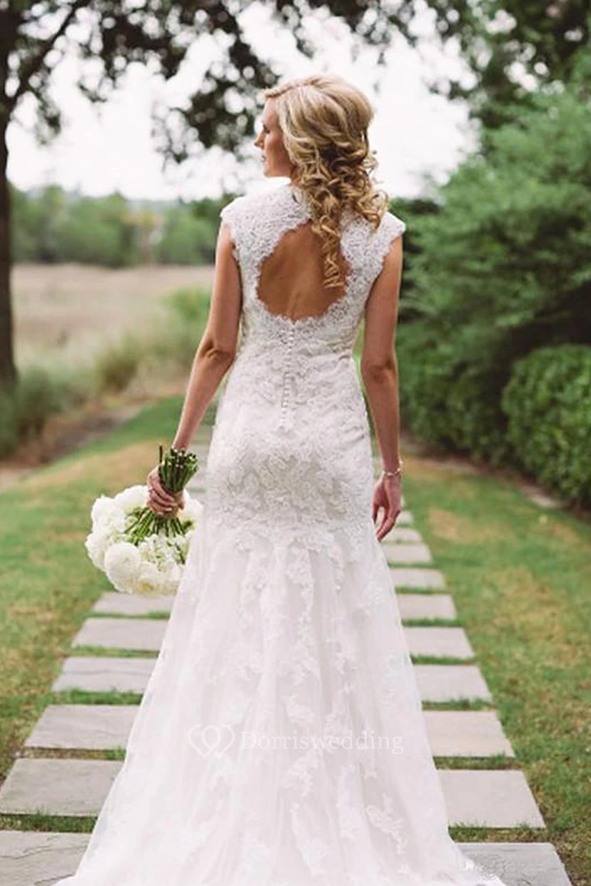 Elegantes Boho-Brautkleid mit Spitzenapplikationen, Schlüsselloch-Reißverschluss und Knopfleiste am Rücken view 2