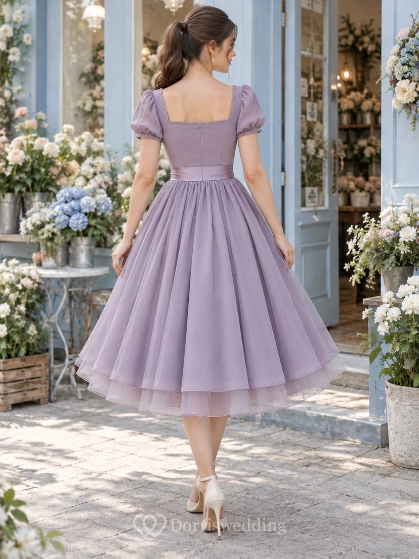 Teelanges Rockabilly-Brautjungfernkleid aus Lavendel mit eckigem Ausschnitt, Puffärmeln und Spitze view 2