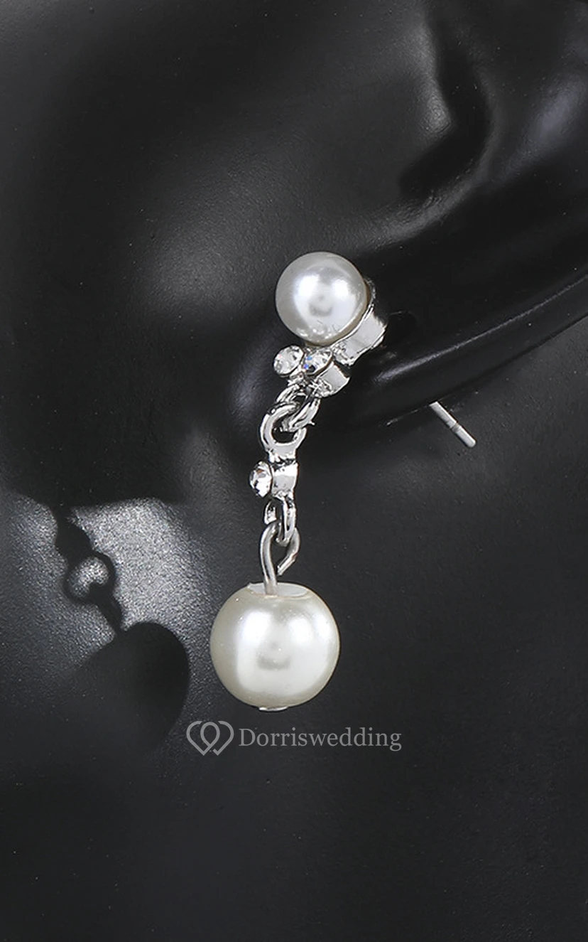 Elegant Rhinestone and Pearl Necklace and Earrings Jewelry Set view 3