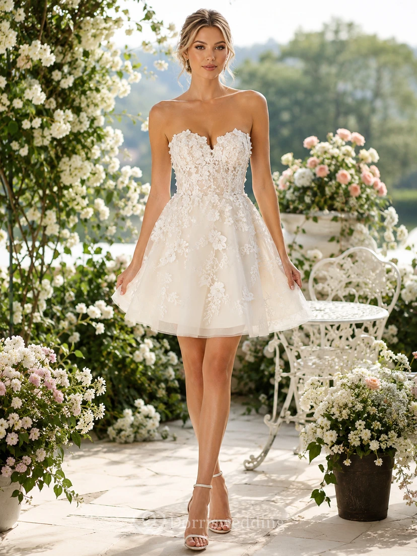 Robe de mariée courte bustier en dentelle avec appliques florales