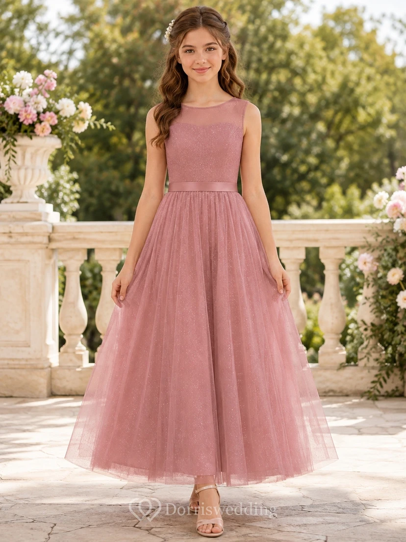 Vestido de dama de honor juvenil color rosa empolvado, corte en A, escote redondo, sin mangas, tul, detalle de lentejuelas, elegante.