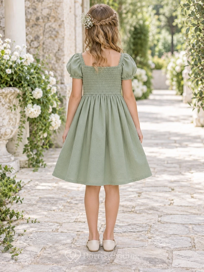 Schlichtes, teelanges, salbeigrünes, gerafftes Baumwollkleid mit quadratischem Ausschnitt, Puffärmeln und Teelänge für Blumenmädchen view 2