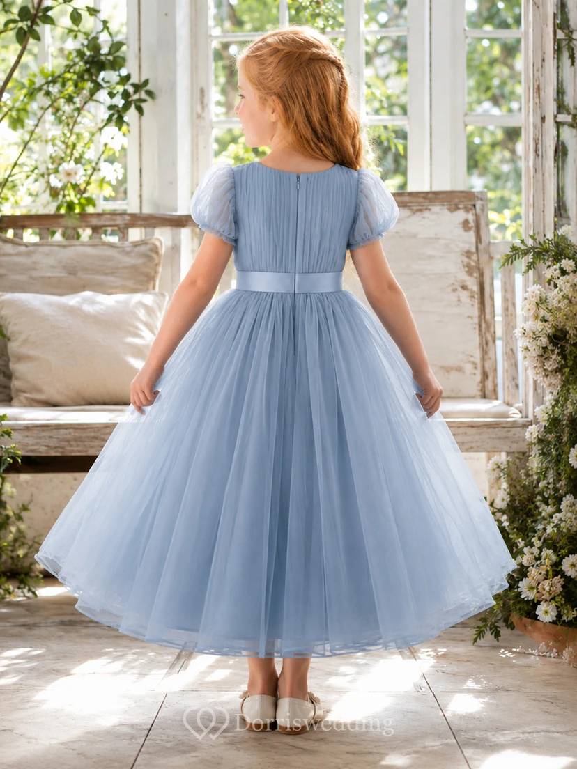 Robe de demoiselle d'honneur bleu acier, coupe trapèze, en tulle, col rond, manches bouffantes, imprimé floral, longueur thé view 2
