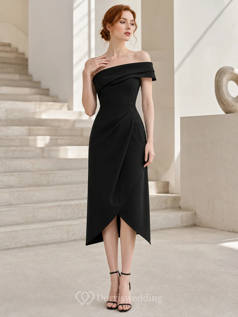 Schwarzes schulterfreies, asymmetrisch gefaltetes Cocktailkleid in Midi-Länge