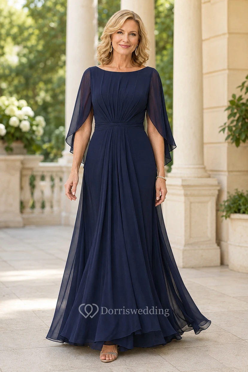 Marineblaues, plissiertes Chiffon-Mutterkleid mit Cape-Ärmeln
