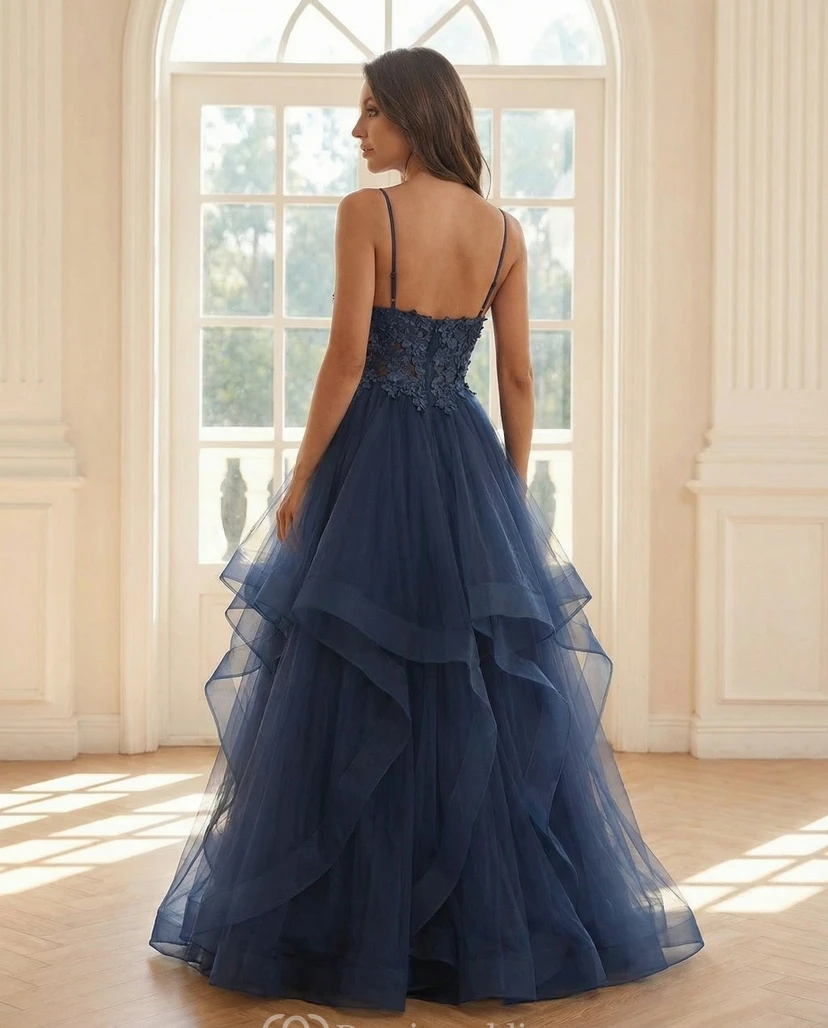 Dunkelblaues Tüll-Abendkleid mit Spaghettiträgern und Rüschenrock view 2