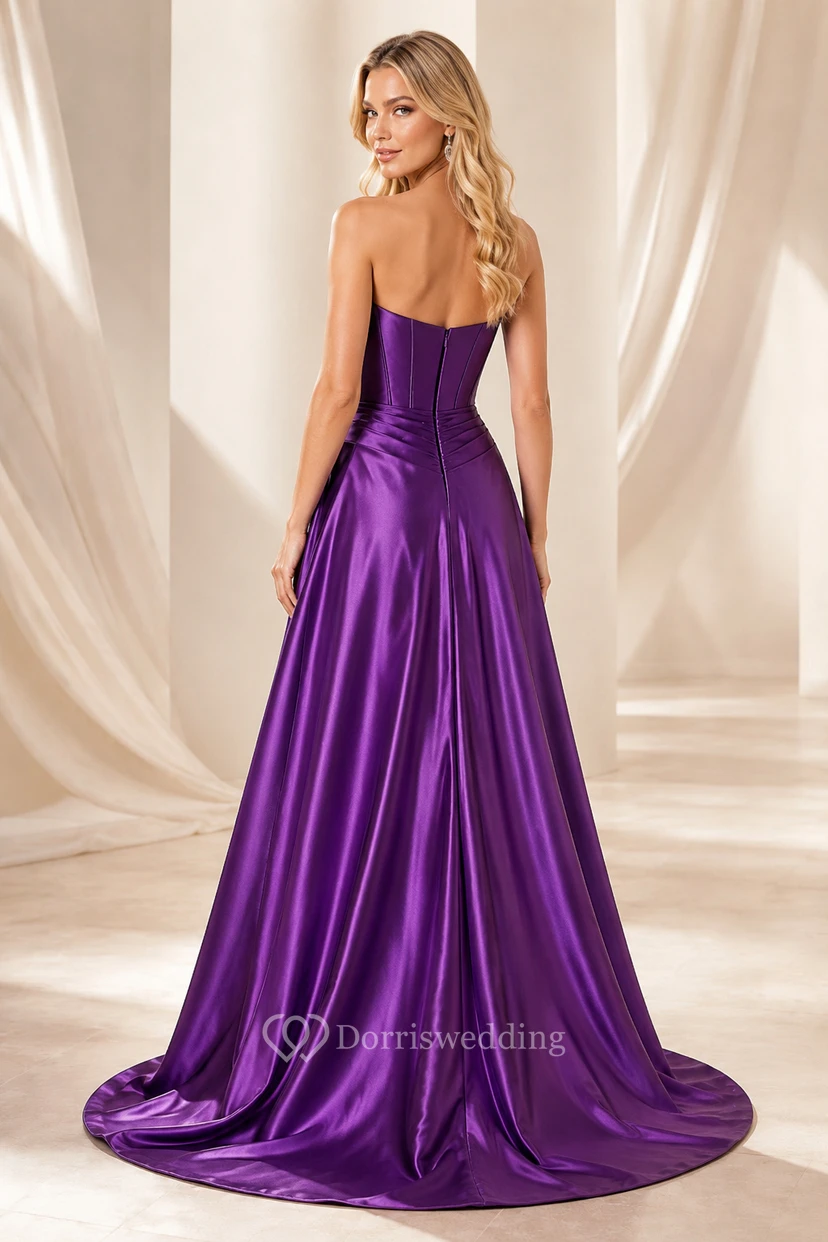 Ballkleid im Regency-Stil aus Satin, A-Linie, trägerlos, herzförmiger Schnitt mit Schlitz, bodenlang view 2