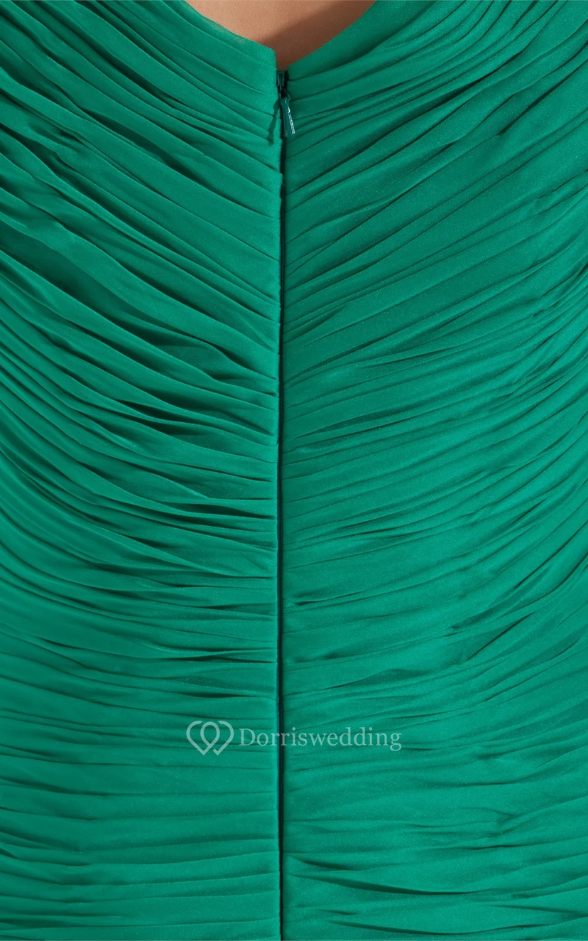 Knielanges, gerafftes Kleid mit U-Boot-Ausschnitt, Tüllüberwurf und Perlenstickerei view 4