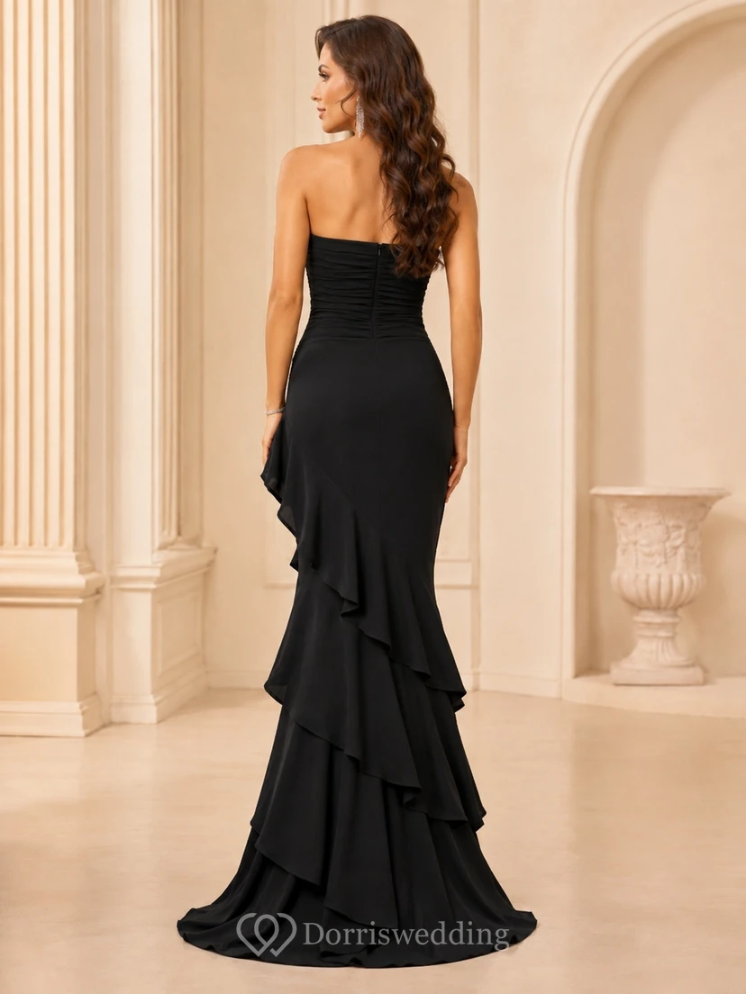 Schwarzes, trägerloses, bodenlanges Meerjungfrauen-Abendkleid aus Jersey mit fließenden Rüschen view 2