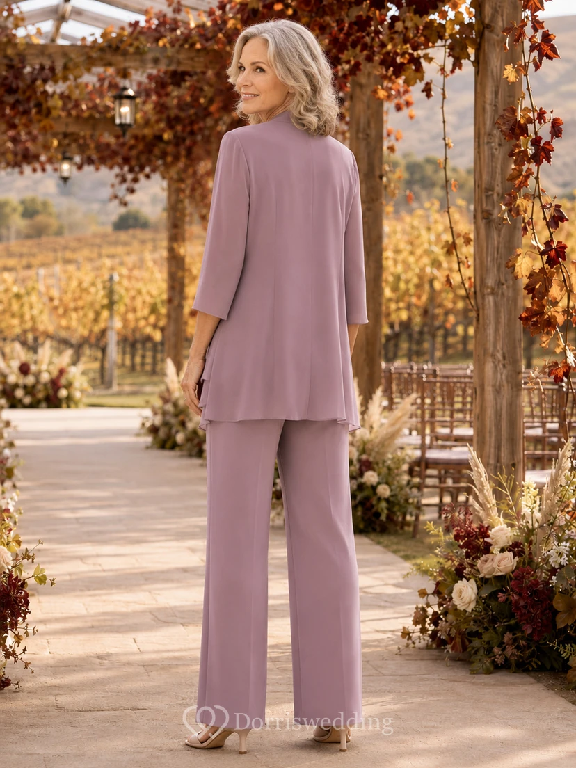 Vintage-Hosenanzug aus mauvefarbenem, romantischem Chiffon im Wasserfall-Stil mit weitem Bein, Dreiviertelärmeln und längerem, mehrlagigem Blazer – perfekt für die Mutter der Braut. view 2