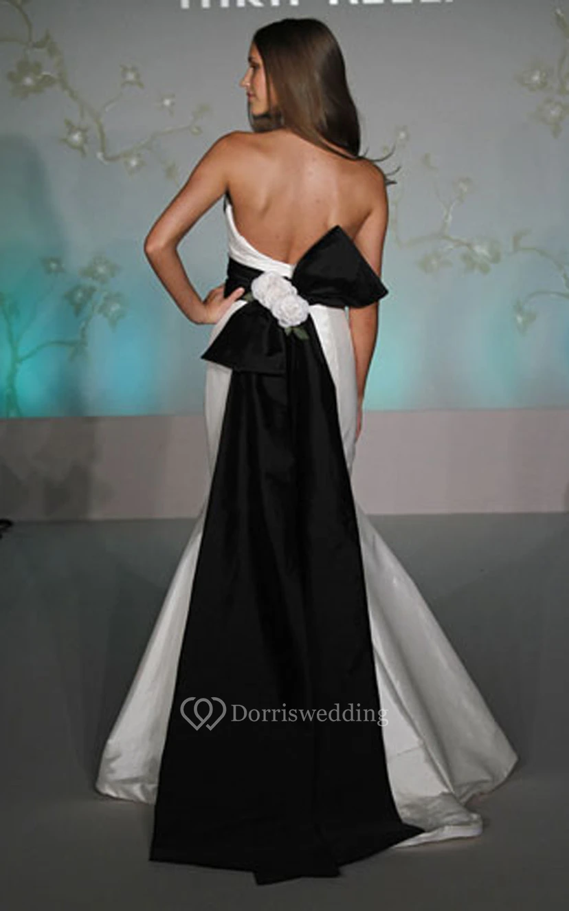 Bezauberndes, gerafftes Taft-Trompetenkleid mit Schleife am Rücken view 3