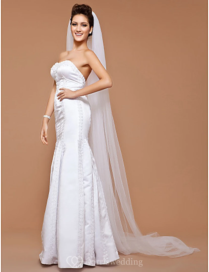 Classic One-tier Tulle Wedding Veil With Cut Edge view 2