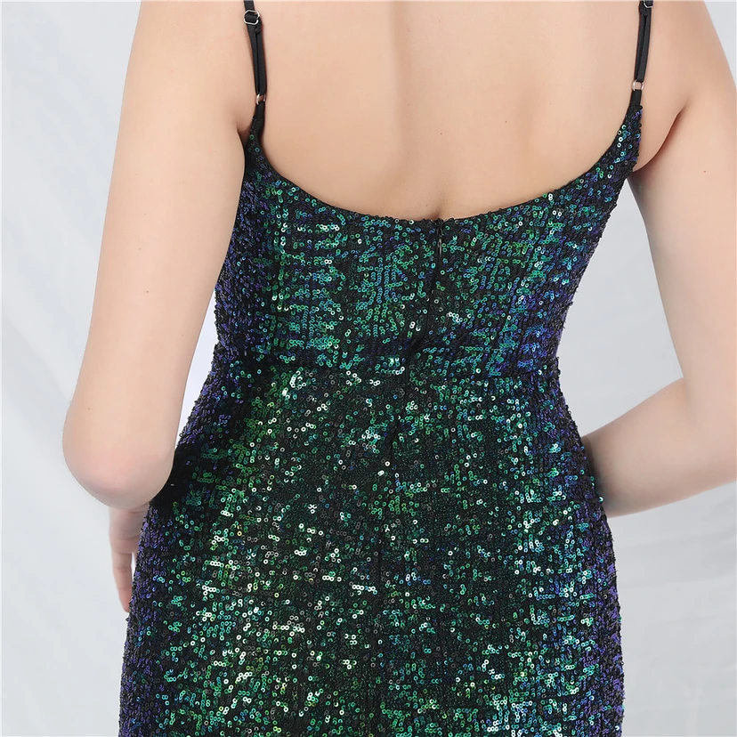 Robe de soirée de luxe ornée de plumes d'autruche et de sequins, idéale pour un banquet. view 39