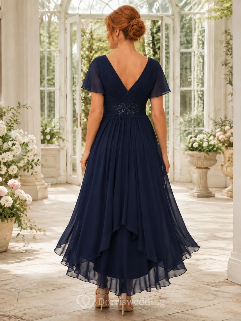 Robe de cérémonie bleu marine anniversaire, col V, manches papillon, en mousseline, coupe trapèze asymétrique, ourlet arrondi. view 2