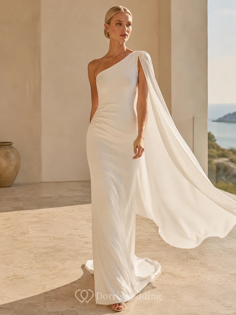 Robe de mariée élégante en satin à une épaule, fourreau et traîne.