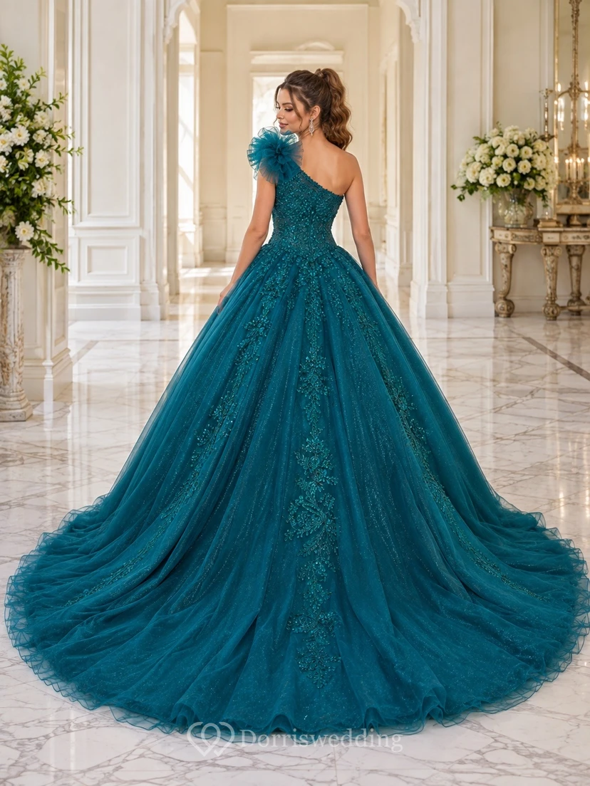 Ballkleid mit einem Träger, aus Tüll, Perlen und Kathedralenschleppe, Quinceañera-Kleid view 2
