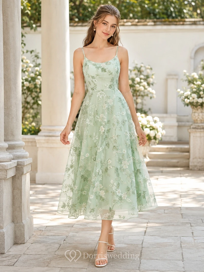 Robe midi trapèze en mousseline vert menthe à imprimé floral et col carré sans manches