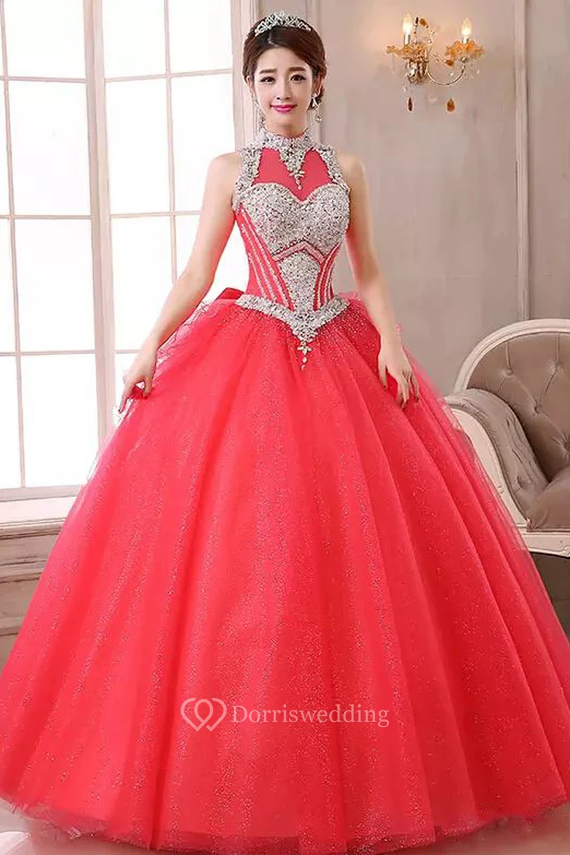Vestido de fiesta largo de organza y tul sin mangas con cuello alto y abertura en la espalda con cordones. view 7