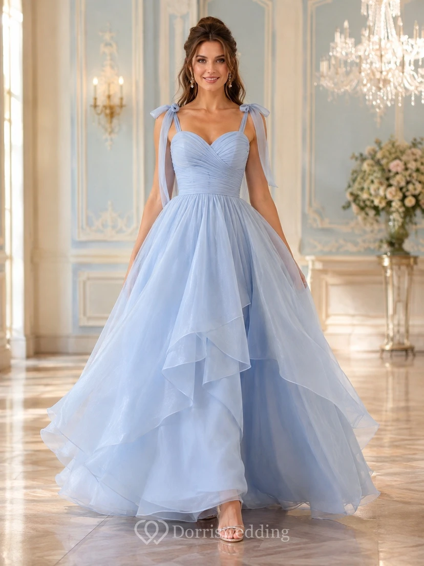 Vestido de gala de corte A con volantes y sin tirantes de tul azul cielo