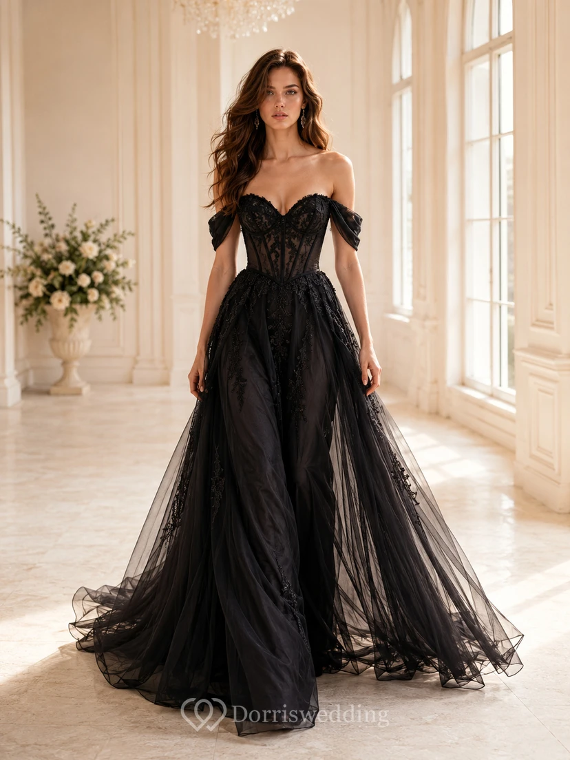 Robe de mariée romantique noire en tulle, bustier épaules dénudées, coupe trapèze