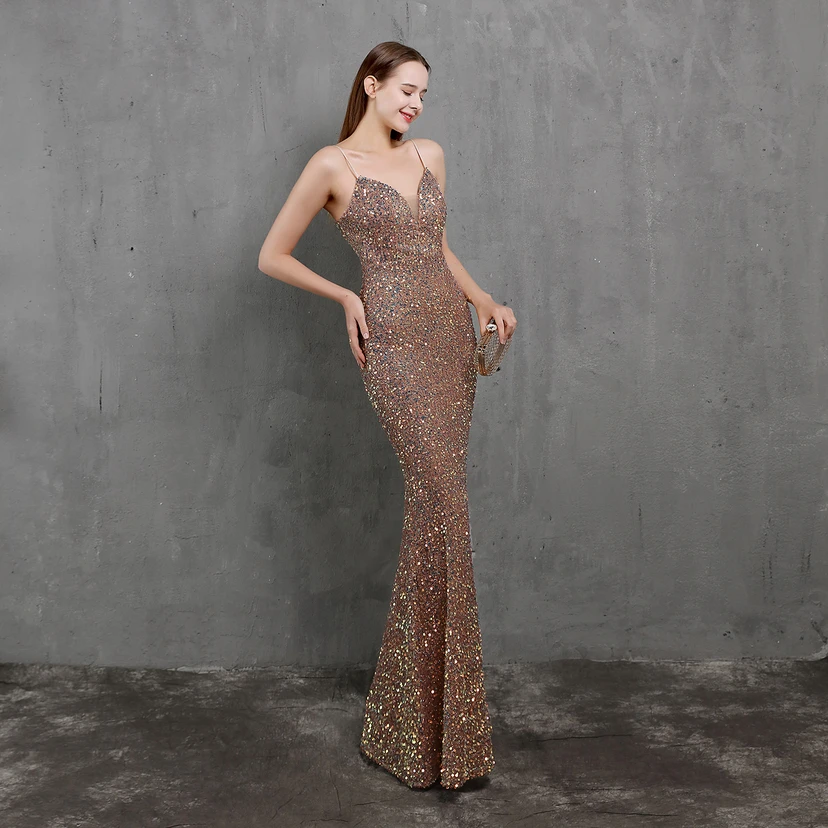 Vestido de fiesta de noche elegante y ajustado con lentejuelas coloridas de Heavy Craft para celebridades. view 27