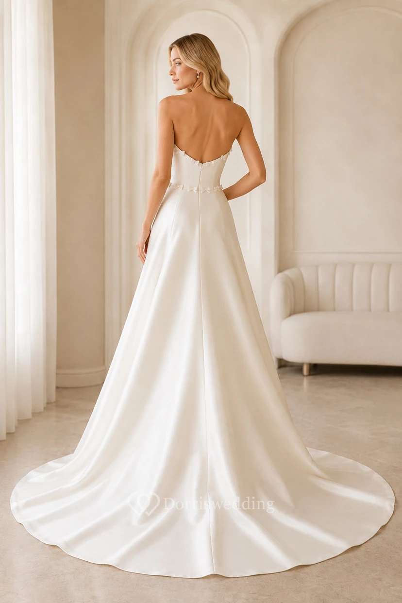 Vestido de novia palabra de honor de satén corte A con cintura adornada con cuentas view 2