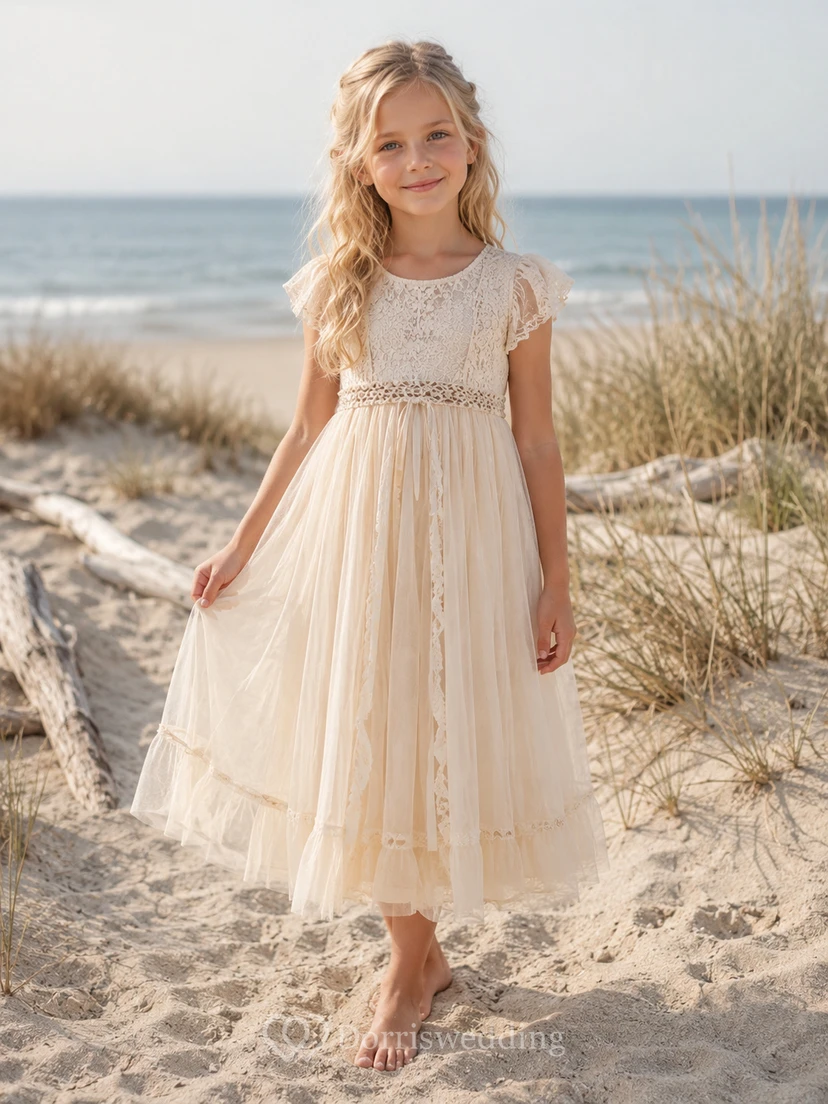 Vestido de niña de las flores, color marfil, encaje, tul, corte en A, cuello joya, largo hasta la rodilla.