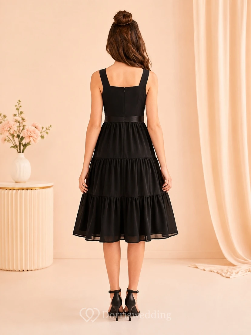 Vestido midi negro de gasa con escote cuadrado, tirantes y volantes. view 2