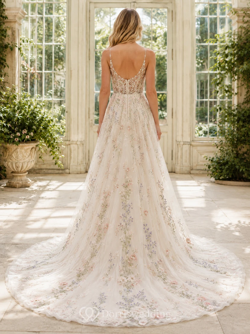 Robe de soirée romantique en tulle à bretelles multicolores, décolleté en V et applications florales, coupe trapèze, style A. view 2