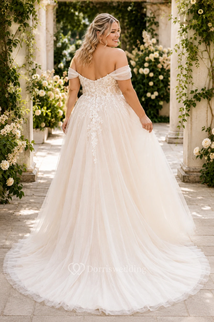 Plus Size schulterfreies A-Linien-Brautkleid aus Spitze mit Gartenschleppe view 2