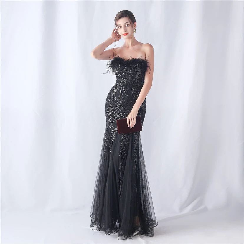 Vestido de noche de malla con lentejuelas y top palabra de honor con estampado de plumas de avestruz y flores para bodas y reuniones. view 31