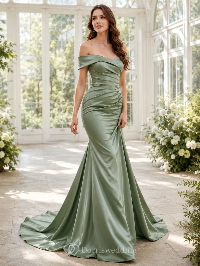 Robe de mariée sirène en satin drapé, épaules dénudées, traîne chapelle, couleur sauge