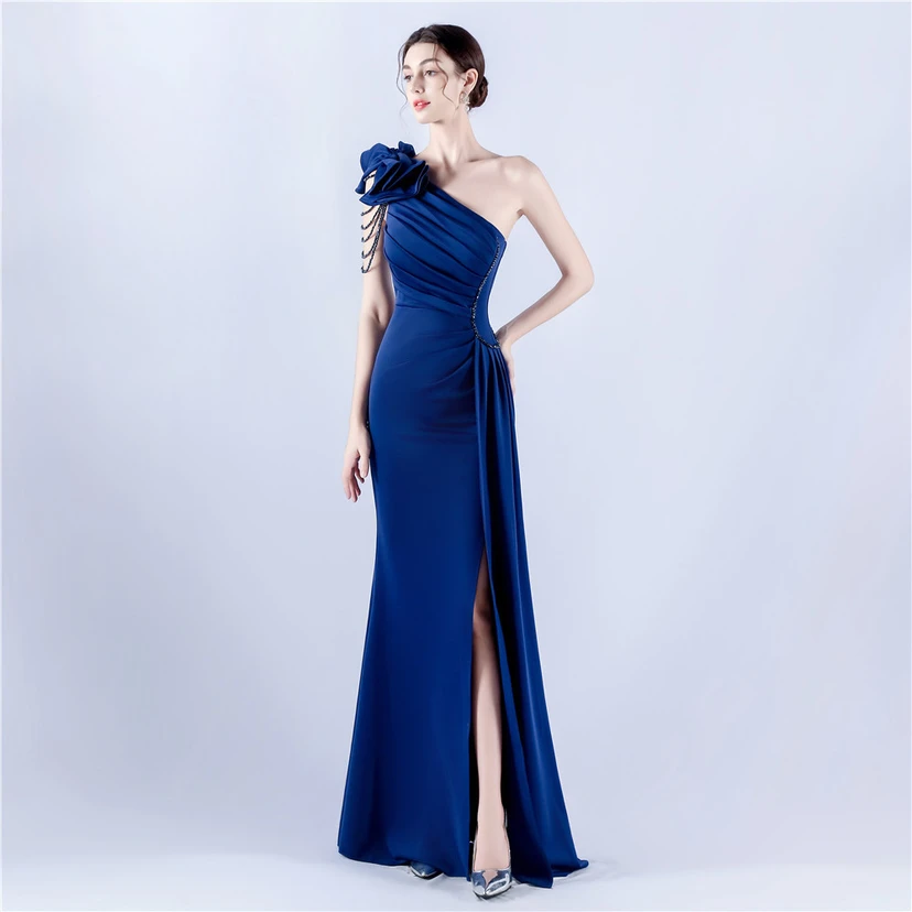 Vestido de noche de satén plisado con hombros descubiertos y escote alto, bordado a mano con cuentas y flores, para mujer. view 28