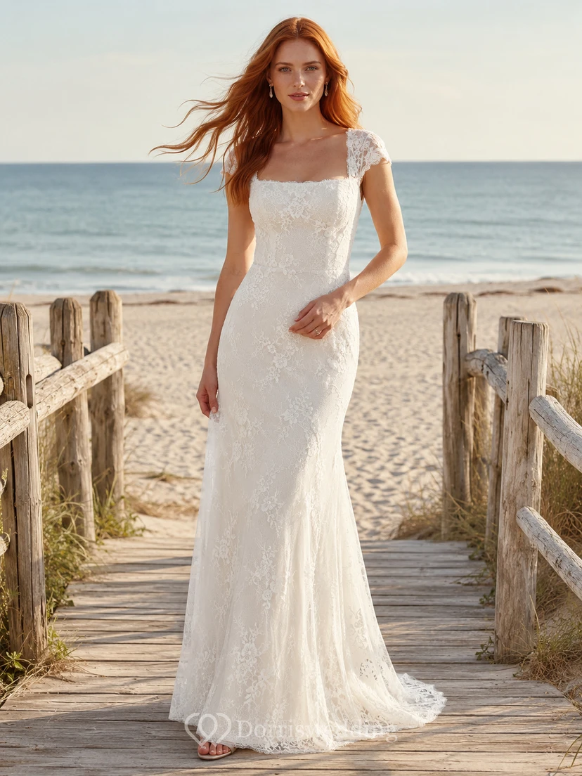 Vestido de novia de encaje ajustado con escote cuadrado y mangas cortas, ideal para la playa.